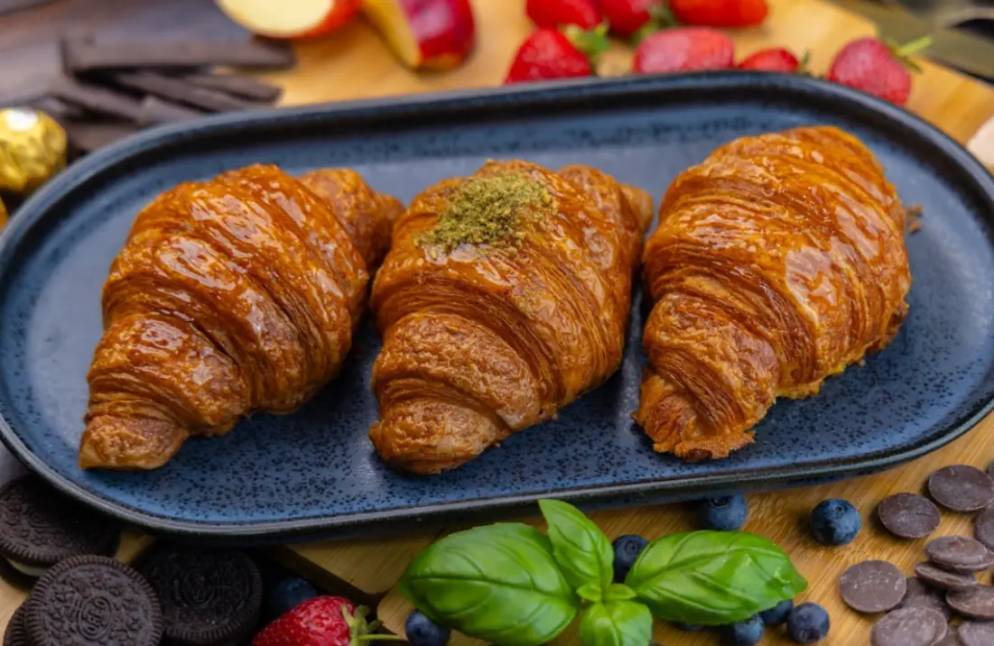 Plain Croissant